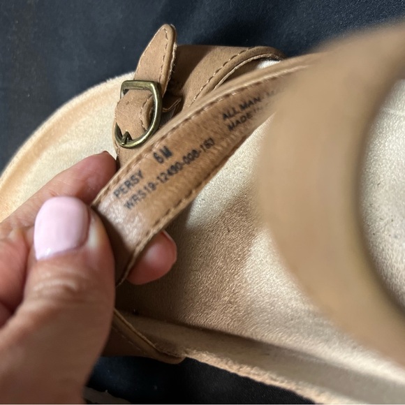 True by Baretraps Tan Sandals Size 6 - Picture 6 of 6